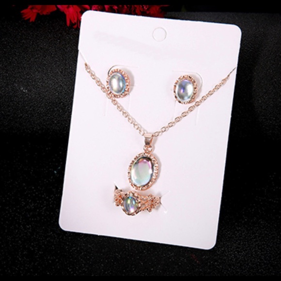 NEW IN! Opal and Gold Gypsy Jewelry Set - Picture 6 of 6